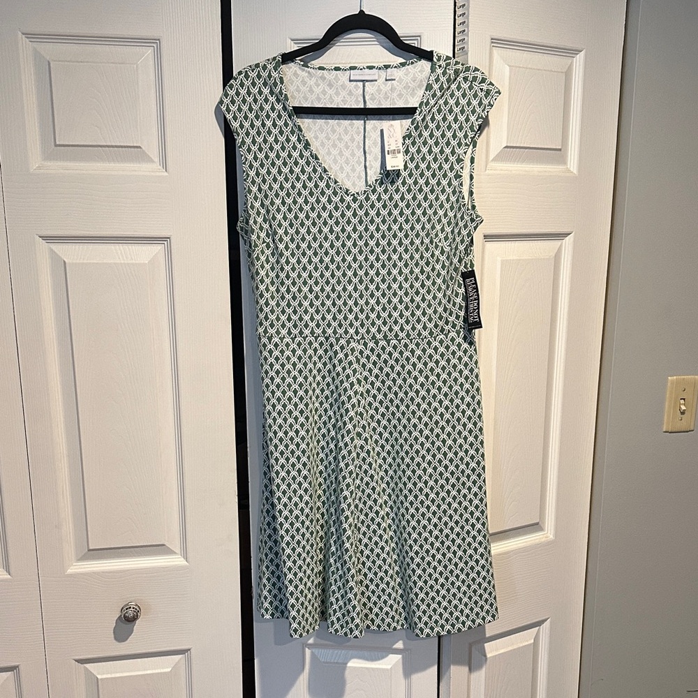New York & Company Green and White Patterned Dress